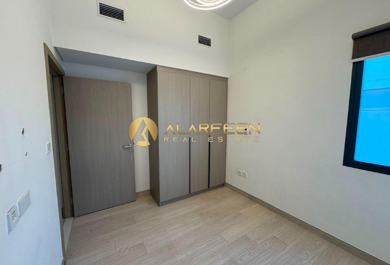 Spacious 4BR + Maid | Park View | Corner Villa photo 2