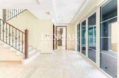 Villa - 3 Bedrooms - 5 Bathrooms for rent in District 6 - Jumeirah Park - Dubai