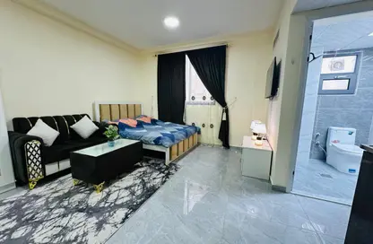 شقة - 1 حمام للايجار في برج الكورنيش - طريق كورنيش عجمان - عجمان