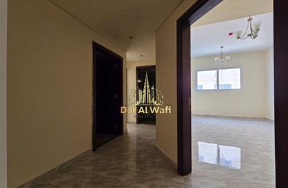 Apartment - 1 Bedroom - 1 Bathroom for rent in Al Rasheed Tower 5 - Al Taawun Street - Al Taawun - Sharjah