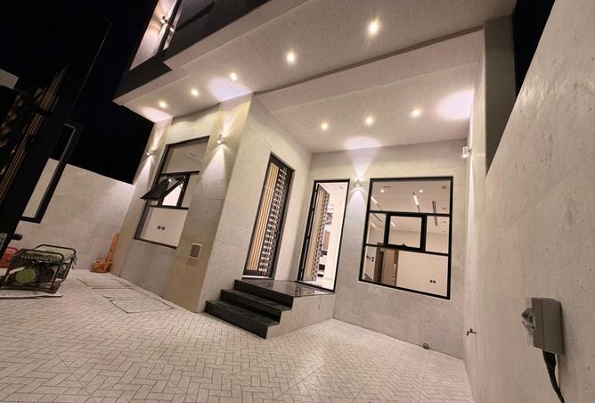 135188602 - Property Image 2