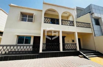 Villa - 4 - 6 for rent in Al Mankhool - Bur Dubai - Dubai