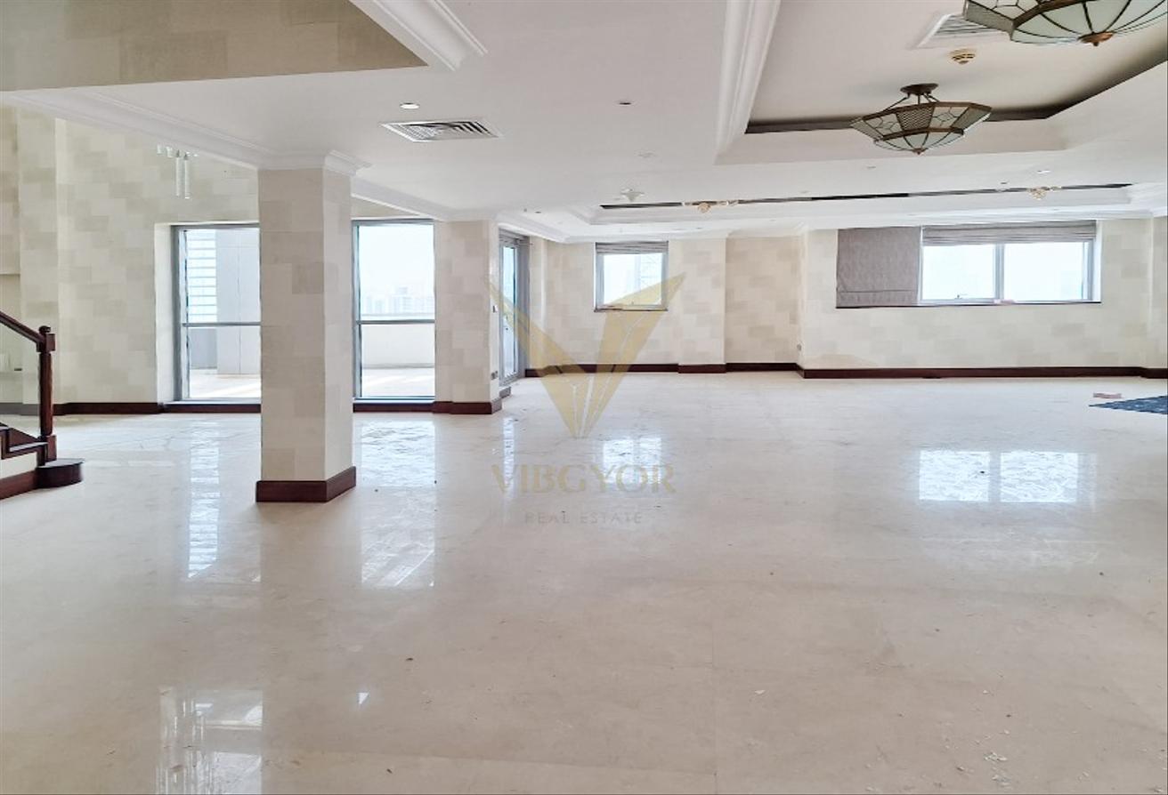 Luxury 4 BR Duplex | Pvt Pool | Skyline Views photo 4