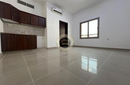 Apartment - Studio - 1 Bathroom for rent in Hadbat Al Zafranah - Muroor Area - Abu Dhabi