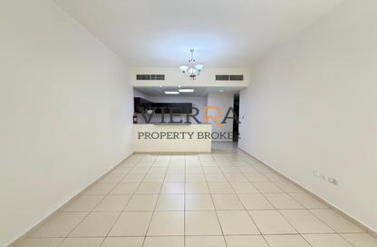 Apartment - 1 - 2 for rent in Mazaya 8 - Queue Point - Liwan - Dubai