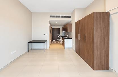 Apartment - Studio - 1 for rent in Sun Point Dubai A - Sun Point Dubai - Dubai Production City (IMPZ) - Dubai