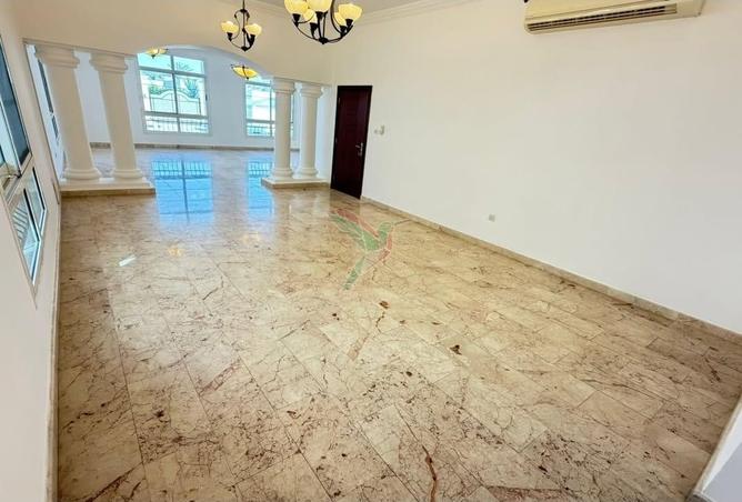 2OsYHXJ77WC - Property Image 3