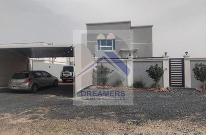 Villa - 4 Bedrooms - 6 Bathrooms for rent in Al Aweer 1 - Al Aweer - Dubai
