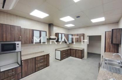 Villa - 5 Bedrooms - 6 Bathrooms for rent in Al Manara - Dubai Villa - 5 Bedrooms - 6 Bathrooms for rent in Al Manara - Dubai