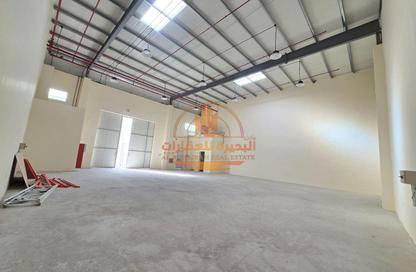 Warehouse - Studio - 1 Bathroom for rent in Umm Al Thuoob - Umm Al Quwain