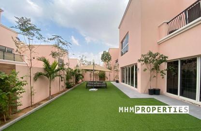 Villa - 4 - 6 for sale in Nad Al Sheba Villas - Nad Al Sheba 3 - Nad Al Sheba - Dubai