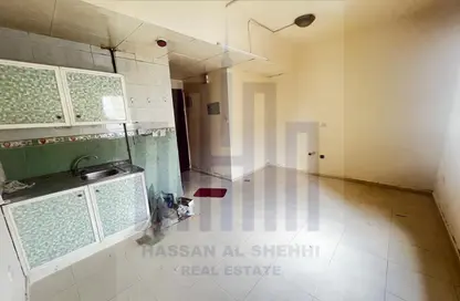 Apartment - 1 Bathroom for rent in Muwaileh 3 Building - Muwaileh - Sharjah