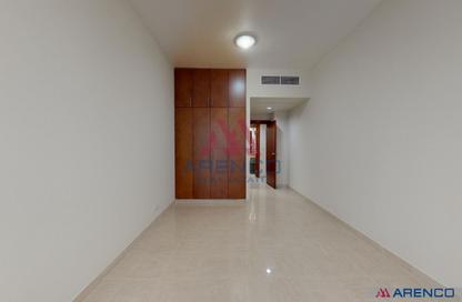 Apartment - 4 Bedrooms - 4 Bathrooms for rent in Silver Sands 2 - Al Mankhool - Bur Dubai - Dubai