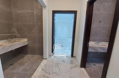 Villa - 7+ - 7+ for rent in Zayed City (Khalifa City C) - Khalifa City - Abu Dhabi