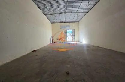 Warehouse - Studio for rent in Umm Al Thuoob - Umm Al Quwain