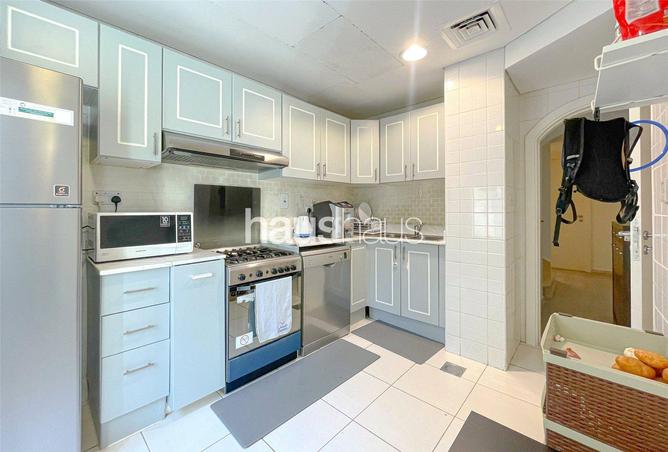 98240758 - Property Image 3