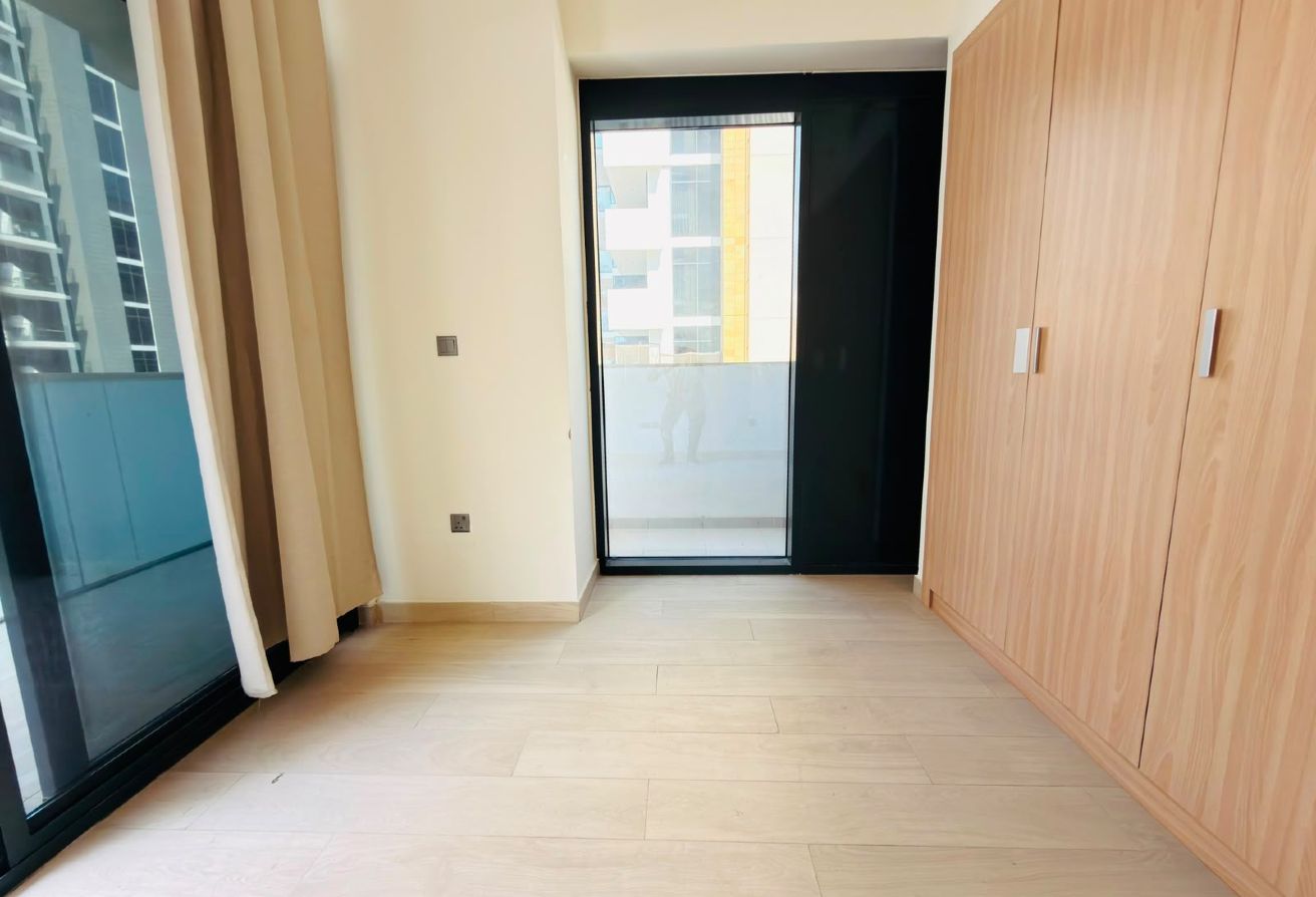 Corner | Two Balconies | Rented | Spacious gallery image