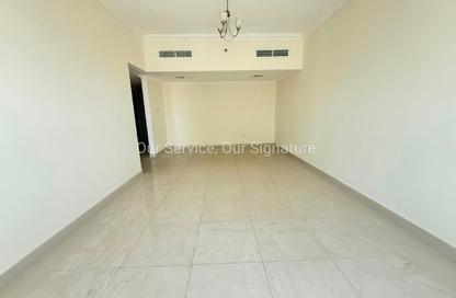 Apartment - 3 Bedrooms - 3 Bathrooms for rent in New Al Taawun Road - Al Taawun - Sharjah