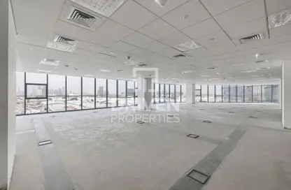 Office Space - Studio - 4 Bathrooms for rent in Dubai Commercity - Umm Ramool - Dubai