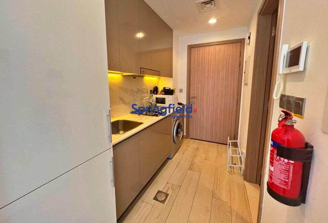 Vacant | Semi Furnished | Spacious Layout photo 9