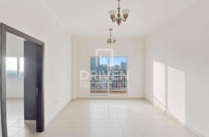 Apartment - 1 Bedroom - 1 Bathroom for sale in Mazaya 28 - Queue Point - Liwan - Dubai Apartment - 1 Bedroom - 1 Bathroom for sale in Mazaya 28 - Queue Point - Liwan - Dubai