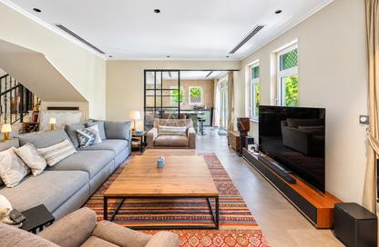 Villa - 5 - 5 for sale in District 1 - Jumeirah Park - Dubai