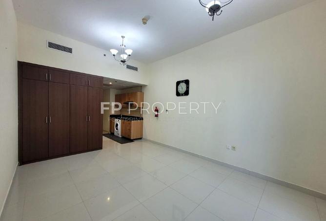 72310396 - Property Image 2