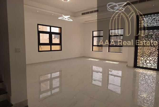 CLASSIC STYLE | CORNER VILLA | PRIME LOCATION photo 2