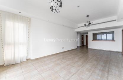 Apartment - 2 Bedrooms - 3 Bathrooms for rent in Marina Residences 6 - Marina Residences - Palm Jumeirah - Dubai