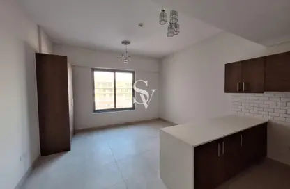 شقة - 1 حمام للايجار في كازا جراندي - منطقة 11 - قرية جميرا الدائرية - دبي