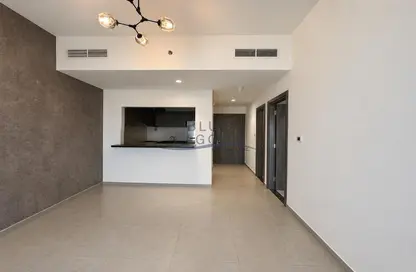 شقة - غرفة نوم - 2 حمامات للايجار في اوركيد ريزيدنس - حديقة دبي العلميه - دبي