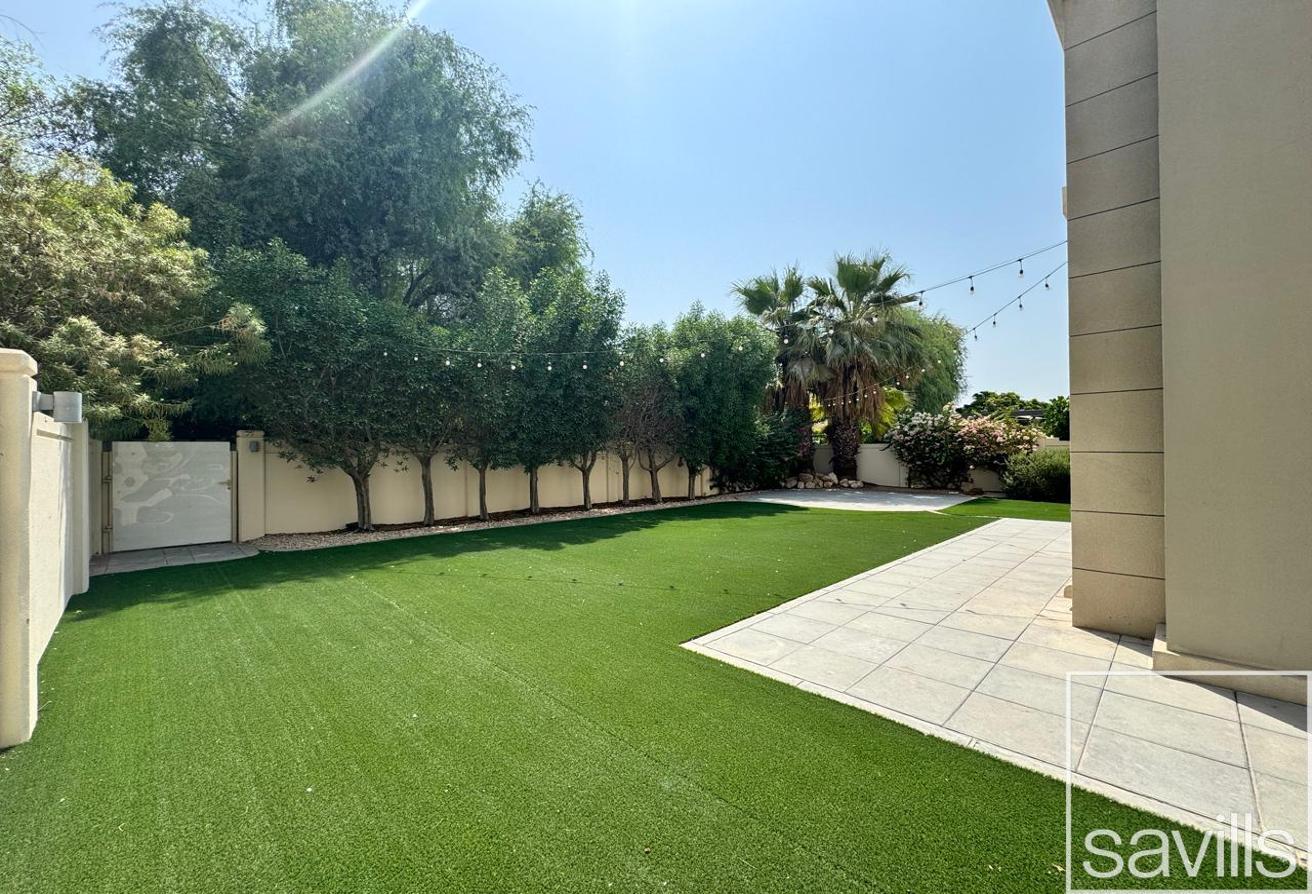 Skyline Elegance | Golf Community | Prime Location photo 3
