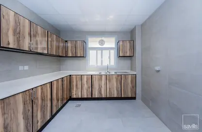 شقة - 2 غرف نوم - 2 حمامات للايجار في عمارة عزير - 3  الروضة - الروضة - عجمان