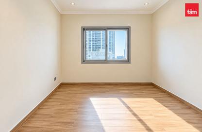 Apartment - 1 - 2 for rent in Marina First Tower - Dubai Marina - Dubai