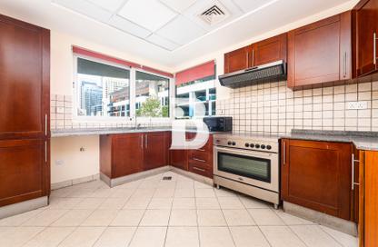 Apartment - 2 Bedrooms - 2 Bathrooms for rent in Cascades Tower - Dubai Marina - Dubai