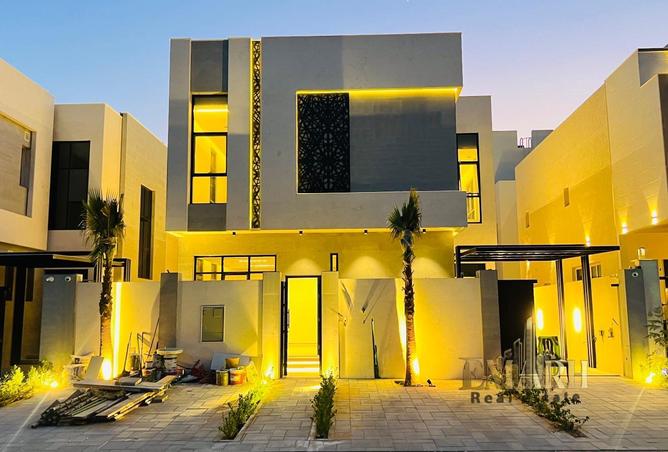 102821128 - Property Image 2