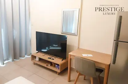Apartment - 1 Bathroom for rent in Azizi Plaza - Al Furjan - Dubai
