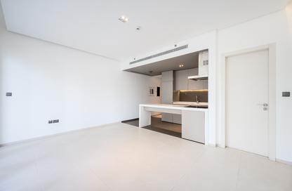 Apartment - 1 - 2 for rent in West Avenue Tower - Dubai Marina - Dubai