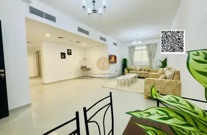 شقة - 2 غرف نوم - 3 حمامات للايجار في مساكن كورنيش عجمان - طريق كورنيش عجمان - عجمان