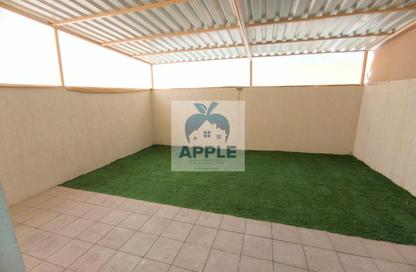 Townhouse - 2 Bedrooms - 4 Bathrooms for rent in Nasma Residence - Al Tai - Sharjah