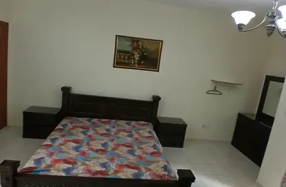 شقة - 1 حمام للايجار في بي 27 - طراز فرنسي - المدينة العالمية - دبي