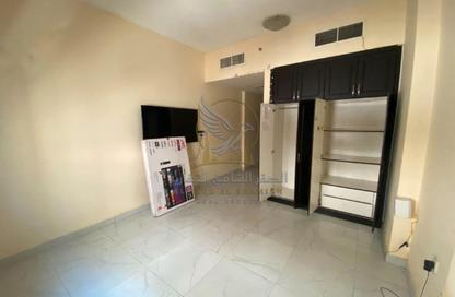 Apartment - Studio - 1 Bathroom for rent in Muwailih Building - Muwaileh - Sharjah