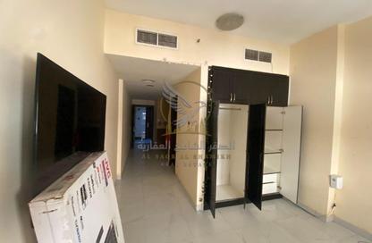 Apartment - Studio - 1 Bathroom for rent in Muwailih Building - Muwaileh - Sharjah