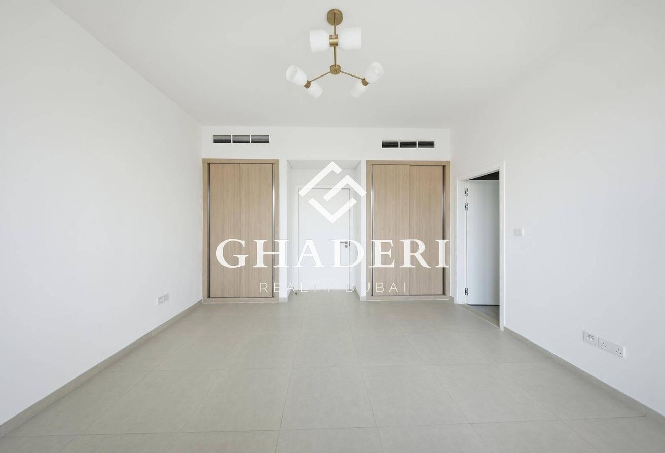 Corner Unit | Huge Plot | Brand New photo 13