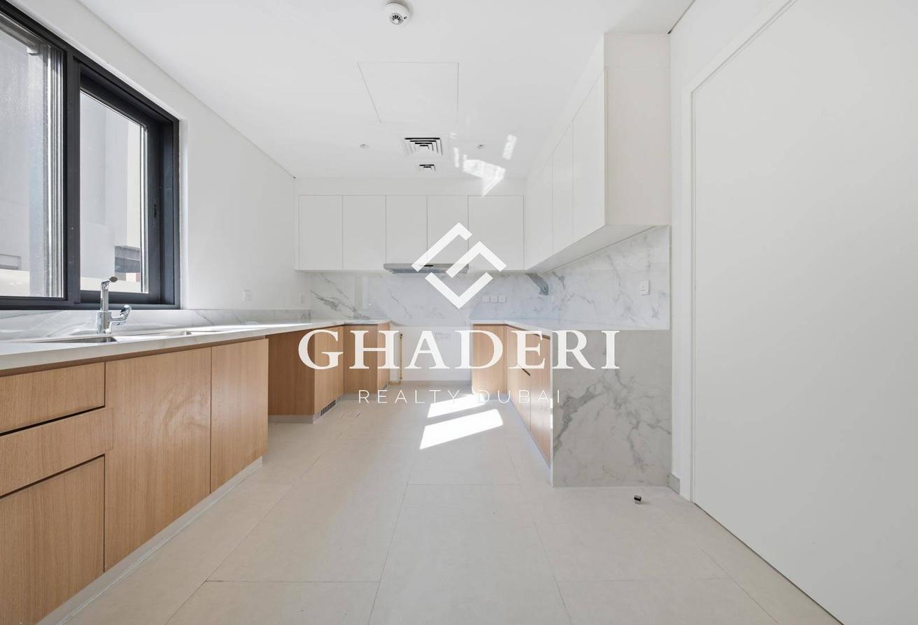 Corner Unit | Huge Plot | Brand New photo 7