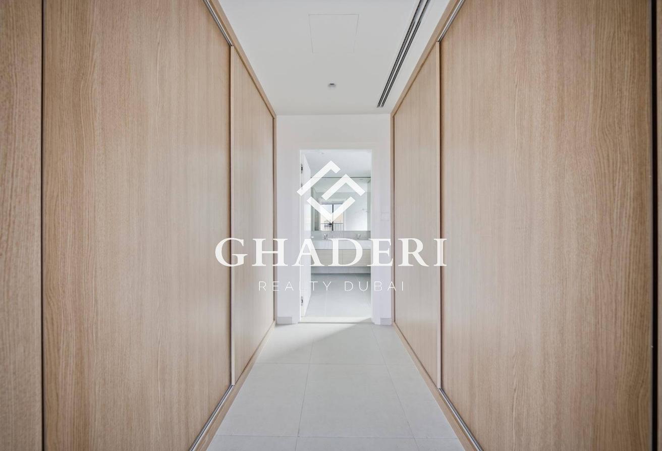 Corner Unit | Huge Plot | Brand New photo 10
