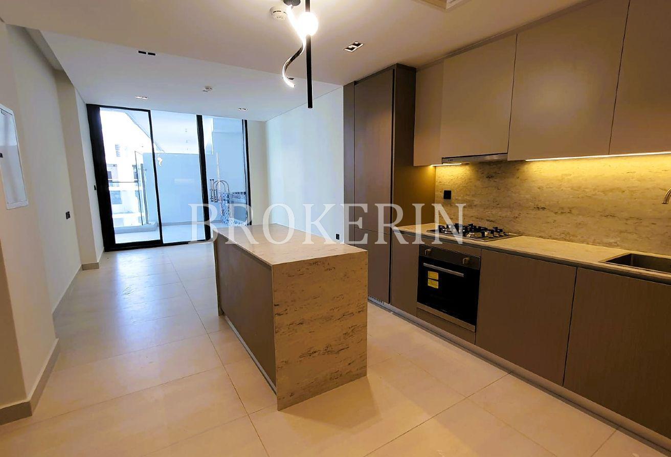 ELEGANT HOME | BRIGHT & CLEAN | WITH BALCONY photo 2
