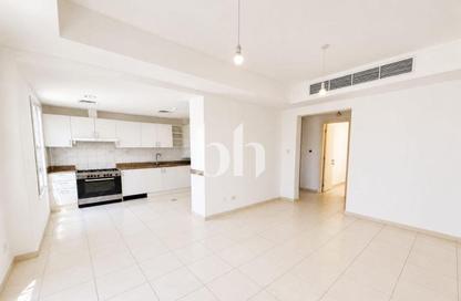 Villa - 2 Bedrooms - 2 Bathrooms for rent in Springs 11 - The Springs - Dubai