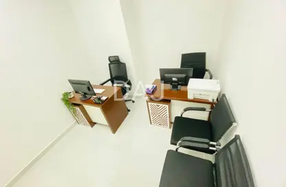 مكتب - غرفة نوم - 1 حمام للايجار في ريد اڤينيو - منطقة القرهود - دبي