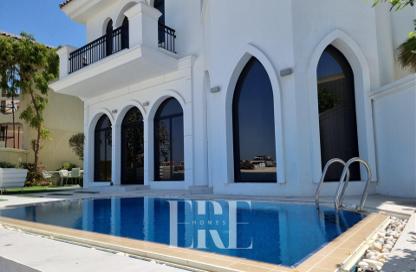 Villa - 4 - 5 for rent in Garden Homes Frond E - Garden Homes - Palm Jumeirah - Dubai